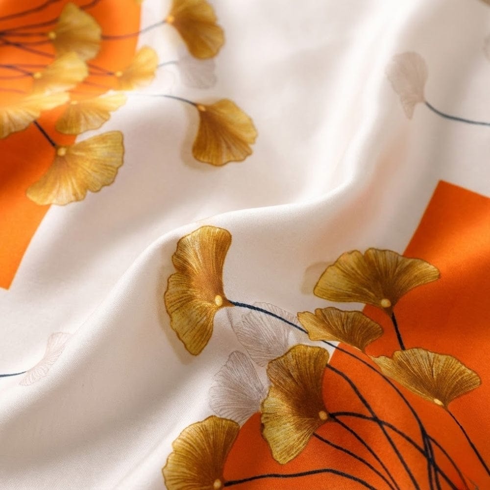Foulard femme orange | Élégance satinée et style raffiné Orange / 70x70cm The Foulard