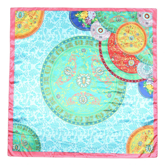 Foulard noué | Touche mode pour un look soigné