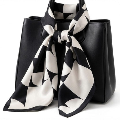Carré de soie noir et blanc | Harmonie parfaite entre sobriété et luxe Noir & Blanc / Real Silk 53x53cm The Foulard