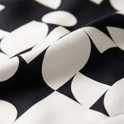 Carré de soie noir et blanc | Harmonie parfaite entre sobriété et luxe Noir & Blanc / Real Silk 53x53cm The Foulard