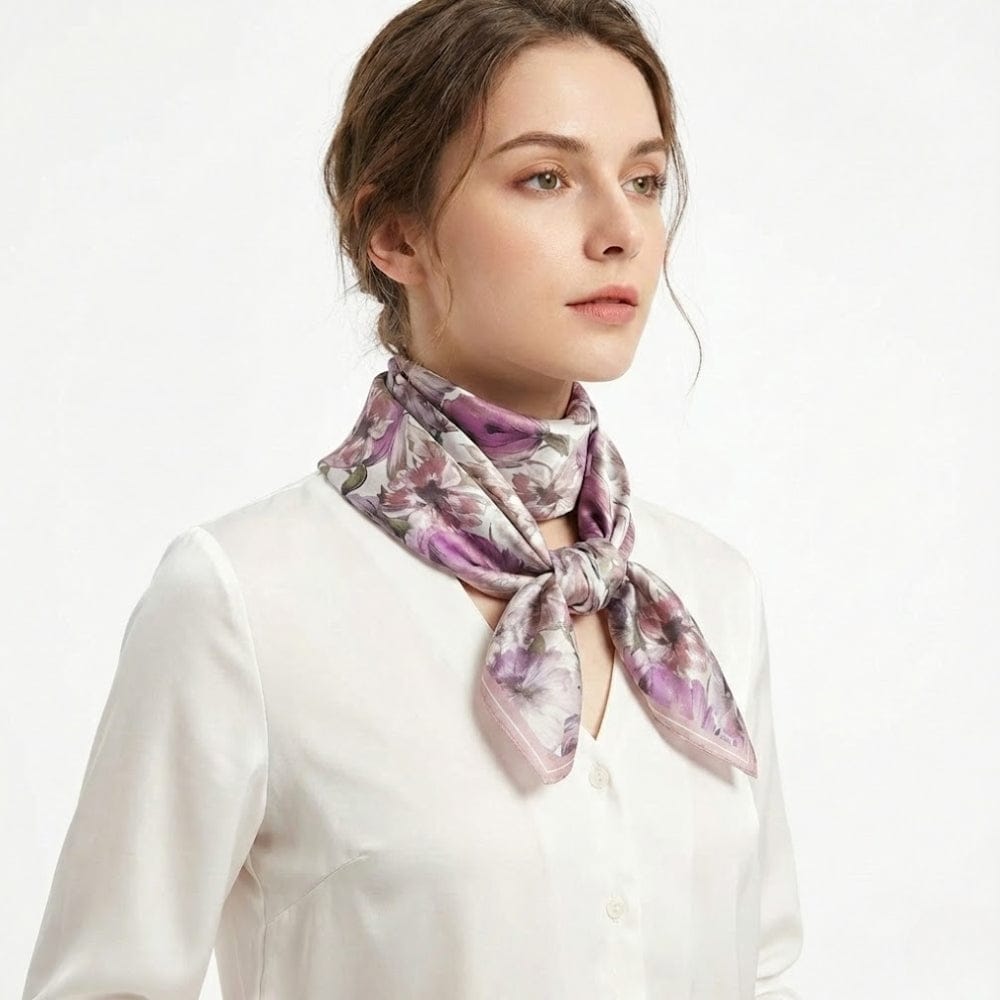 Carré de soie rose | Motif fleuri rose Rose / 53x53cm The Foulard