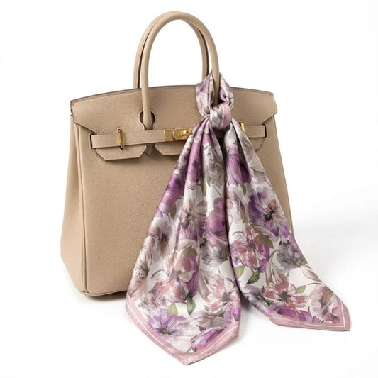 Carré de soie rose | Motif fleuri rose Rose / 53x53cm The Foulard