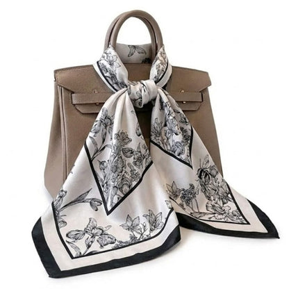 Foulard blanc et noir | Harmonie parfaite entre sobriété et élégance Blanc & noir / 70x70cm The Foulard