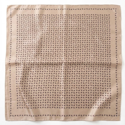 Foulard carré | Douceur satinée et style sophistiqué Beige / 70x70CM The Foulard