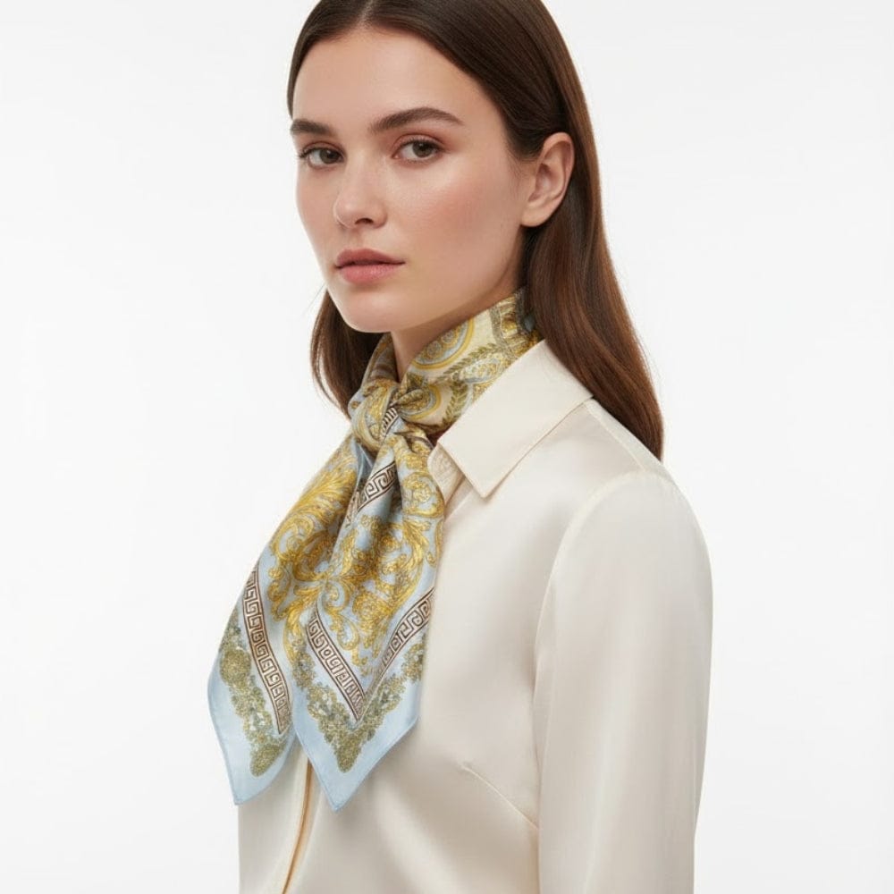 Foulard carré femme | Élégance satinée et style soigné The Foulard