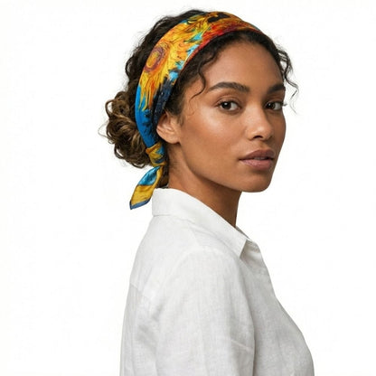 Foulard chic en soie | Motif fleuri coloré et allure élégante Multicolore / 53x53cm The Foulard