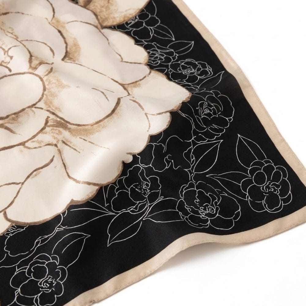 Foulard femme fleuri | Motifs délicats pour une élégance intemporelle The Foulard