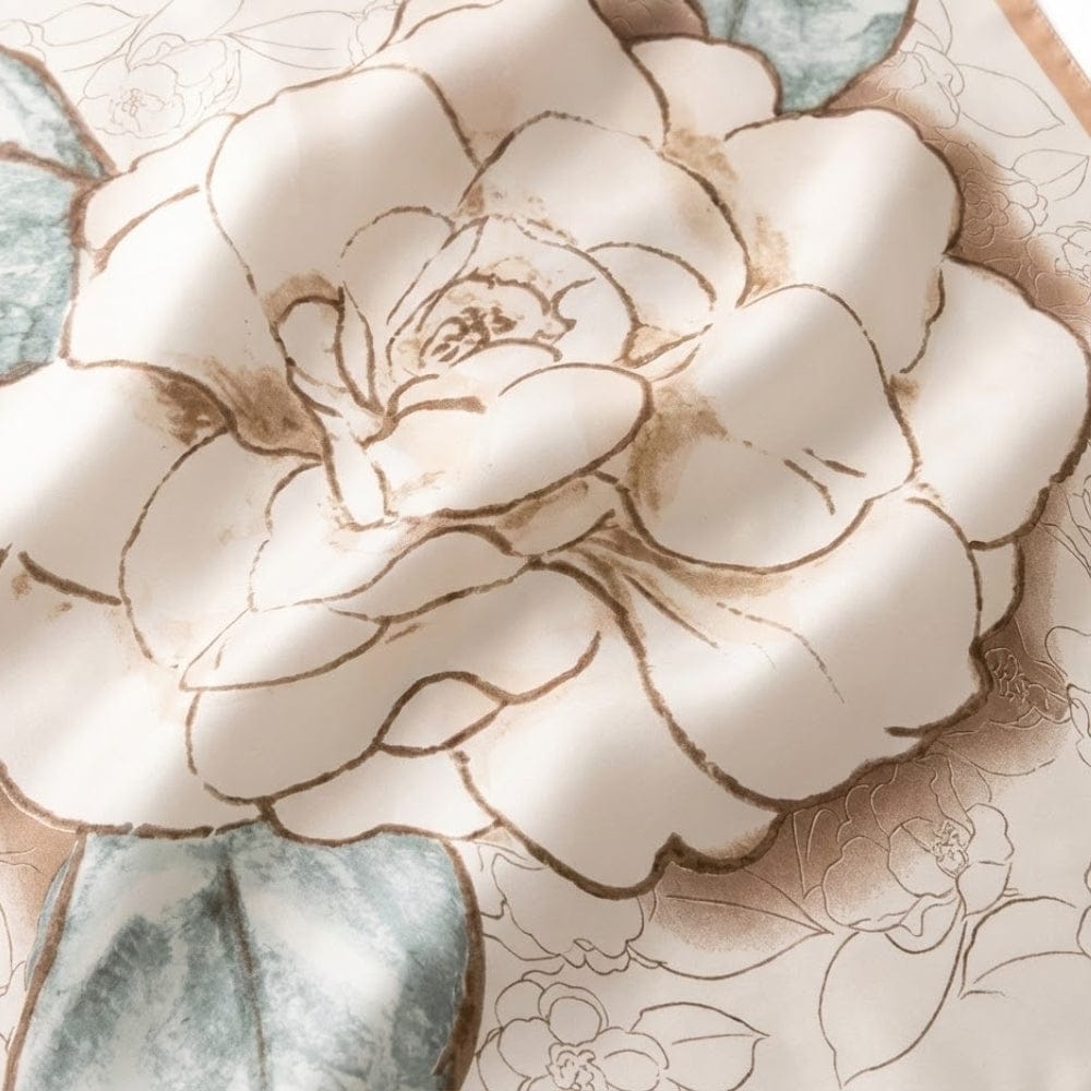 Foulard femme fleuri | Motifs délicats pour une élégance intemporelle The Foulard