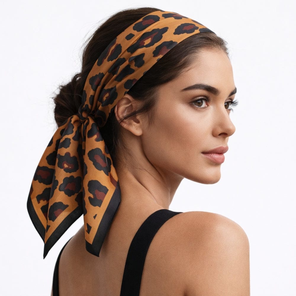Foulard femme léopard | L’accessoire chic au motif iconique Léopard / 70x70cm The Foulard