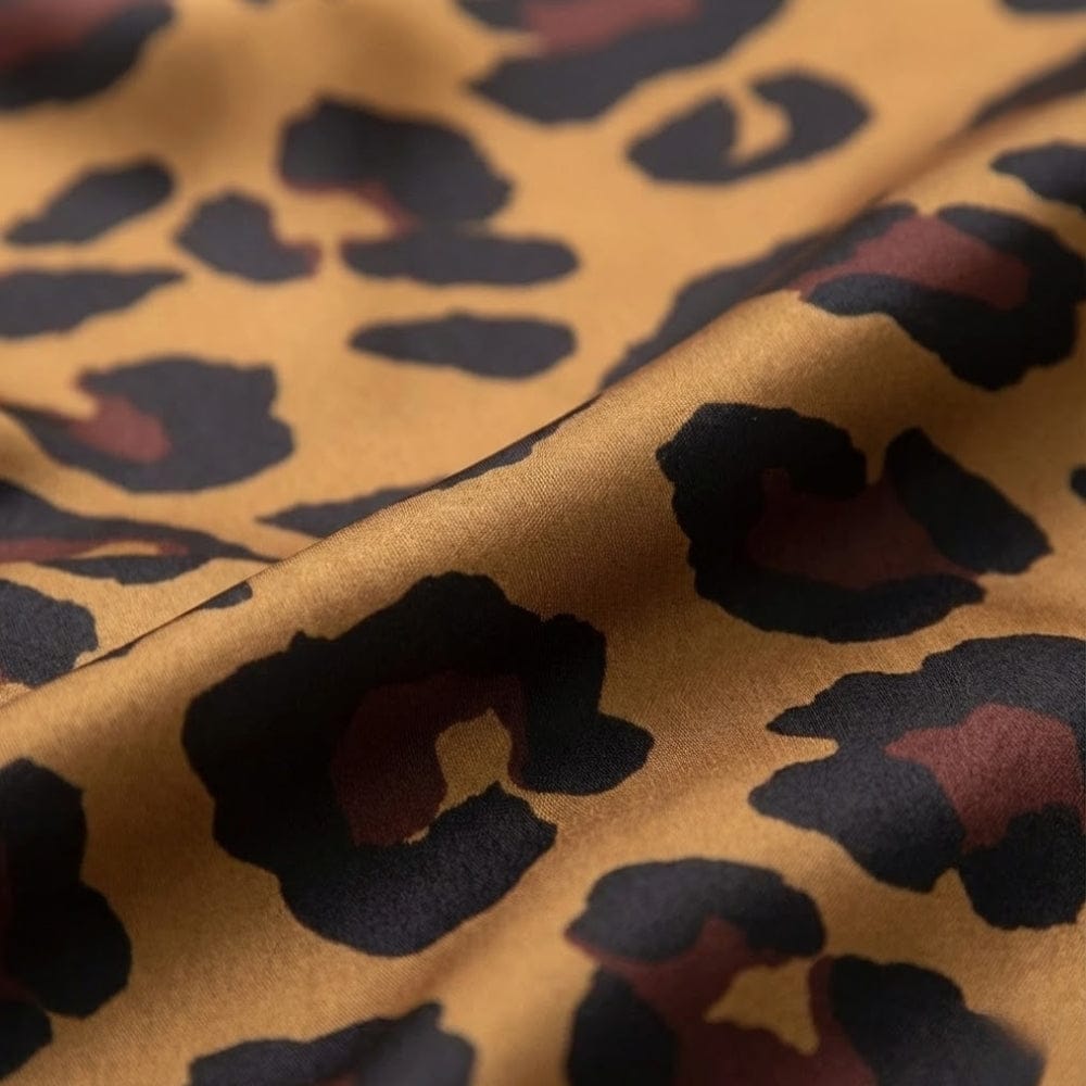 Foulard femme léopard | L’accessoire chic au motif iconique Léopard / 70x70cm The Foulard