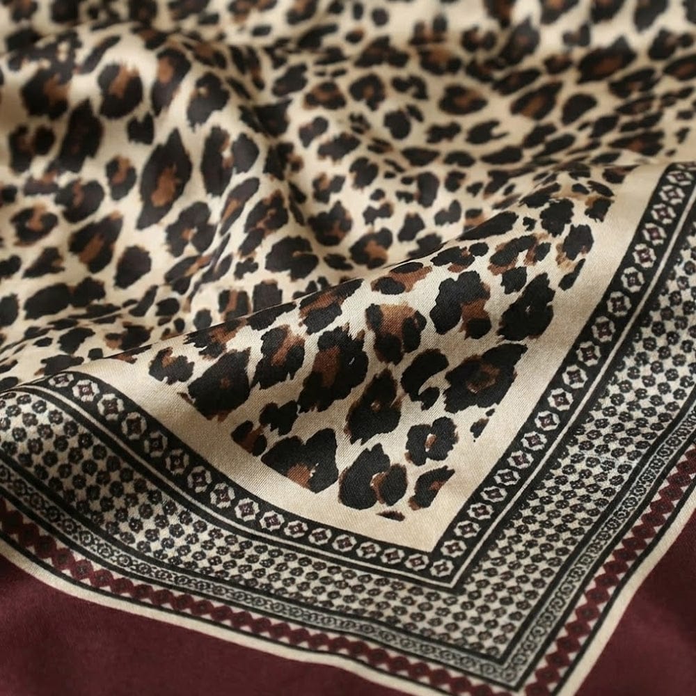 Foulard femme léopard | L’allié mode pour un style audacieux Léopard The Foulard