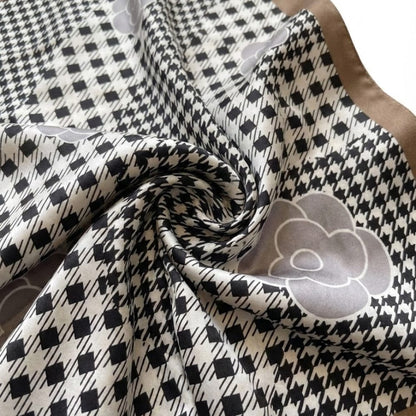 Foulard femme satin | Accessoire élégant au charme intemporel The Foulard