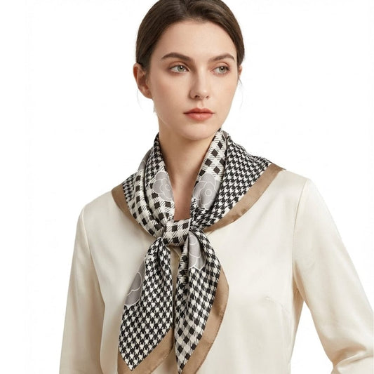 Foulard femme satin | Accessoire élégant au charme intemporel The Foulard