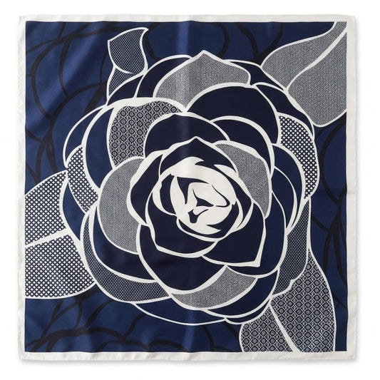 Foulard fleur | Le détail fleuri et satiné Bleu / 90x90cm The Foulard
