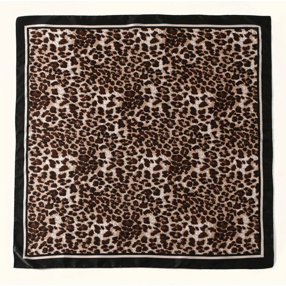 Foulard léopard | Brillance satinée et allure féline Léopard The Foulard