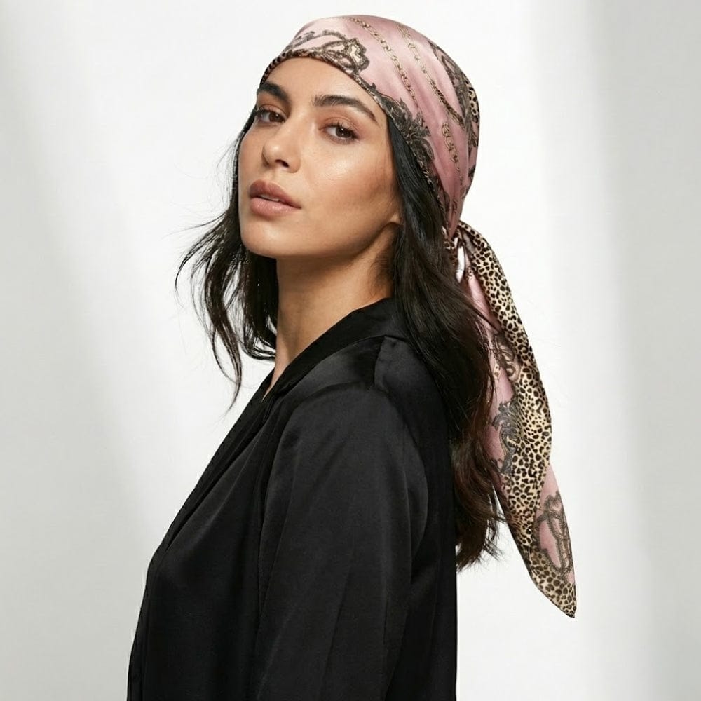 Foulard léopard femme | Motif félin pour une allure élégante The Foulard
