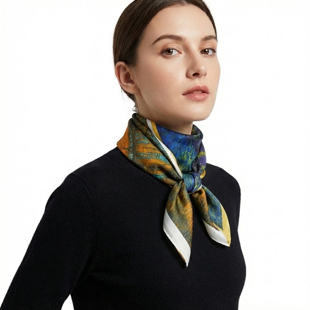 Foulard multicolore en soie | Élégance artistique et douceur précieuse Multicolore / 53x53cm The Foulard