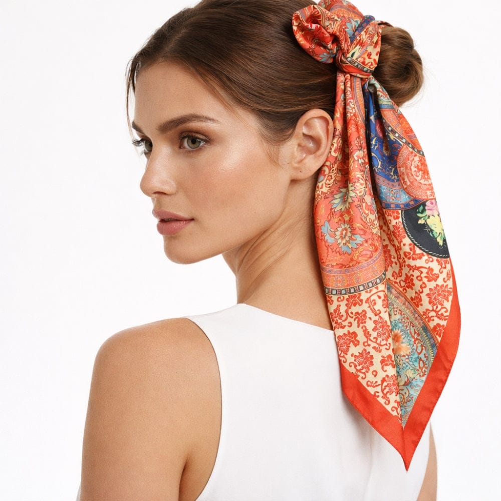 Foulard noué | Touche mode pour un look soigné The Foulard
