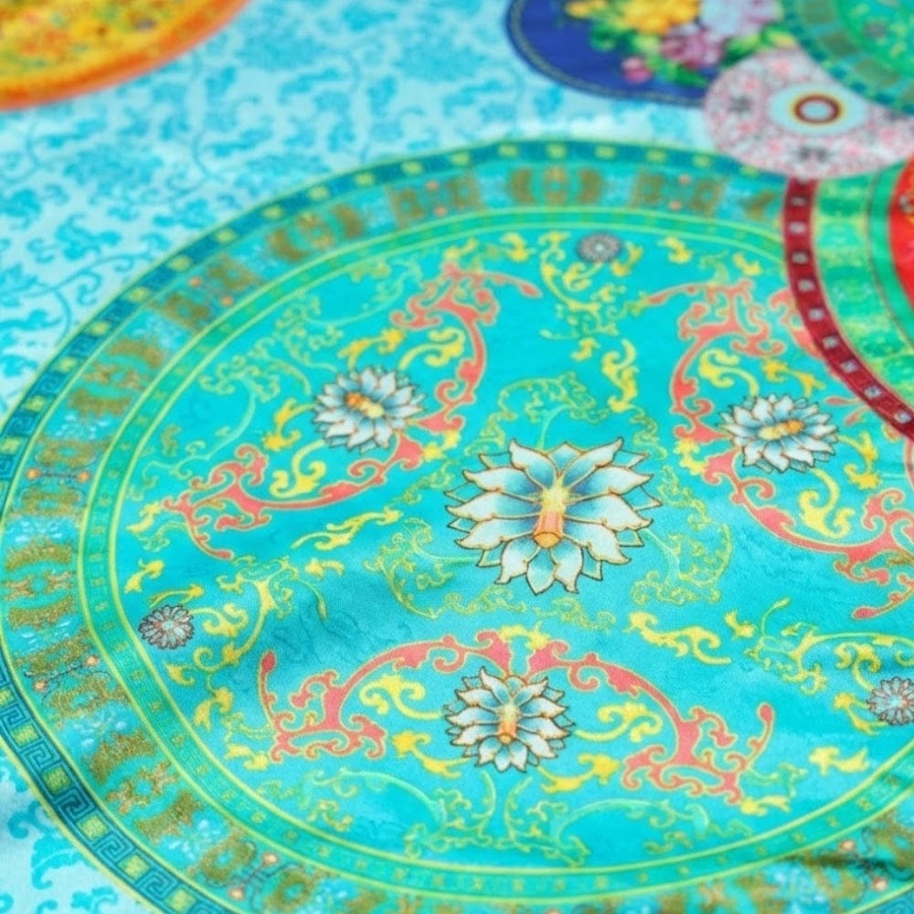 Foulard noué | Touche mode pour un look soigné The Foulard