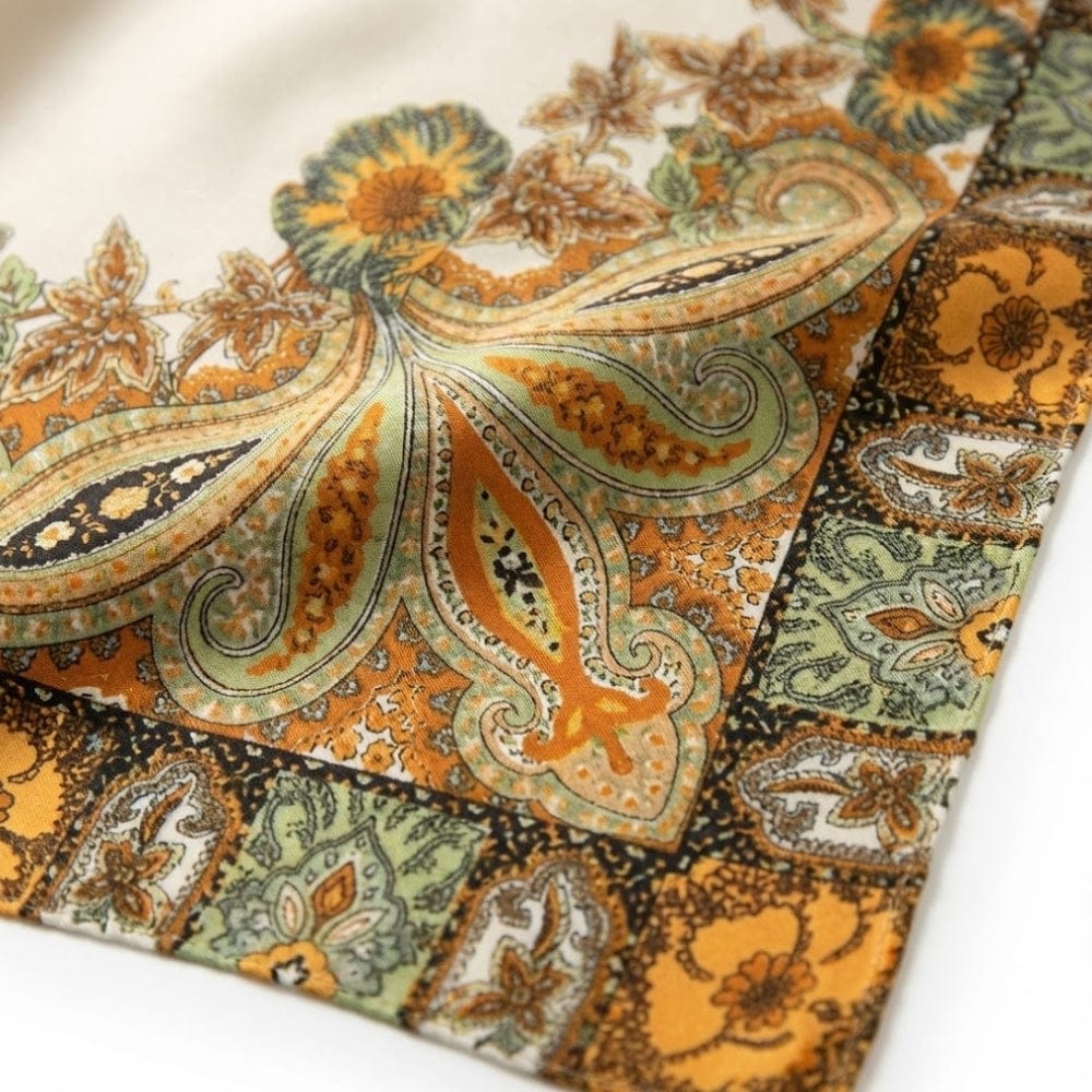 Foulard sur les cheveux | Élégance bohème et style raffiné The Foulard