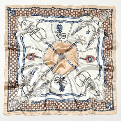 Grand foulard femme | Douceur, légèreté et allure sophistiquée Crème The Foulard